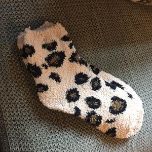 Cheetah fuzzy crew sucks